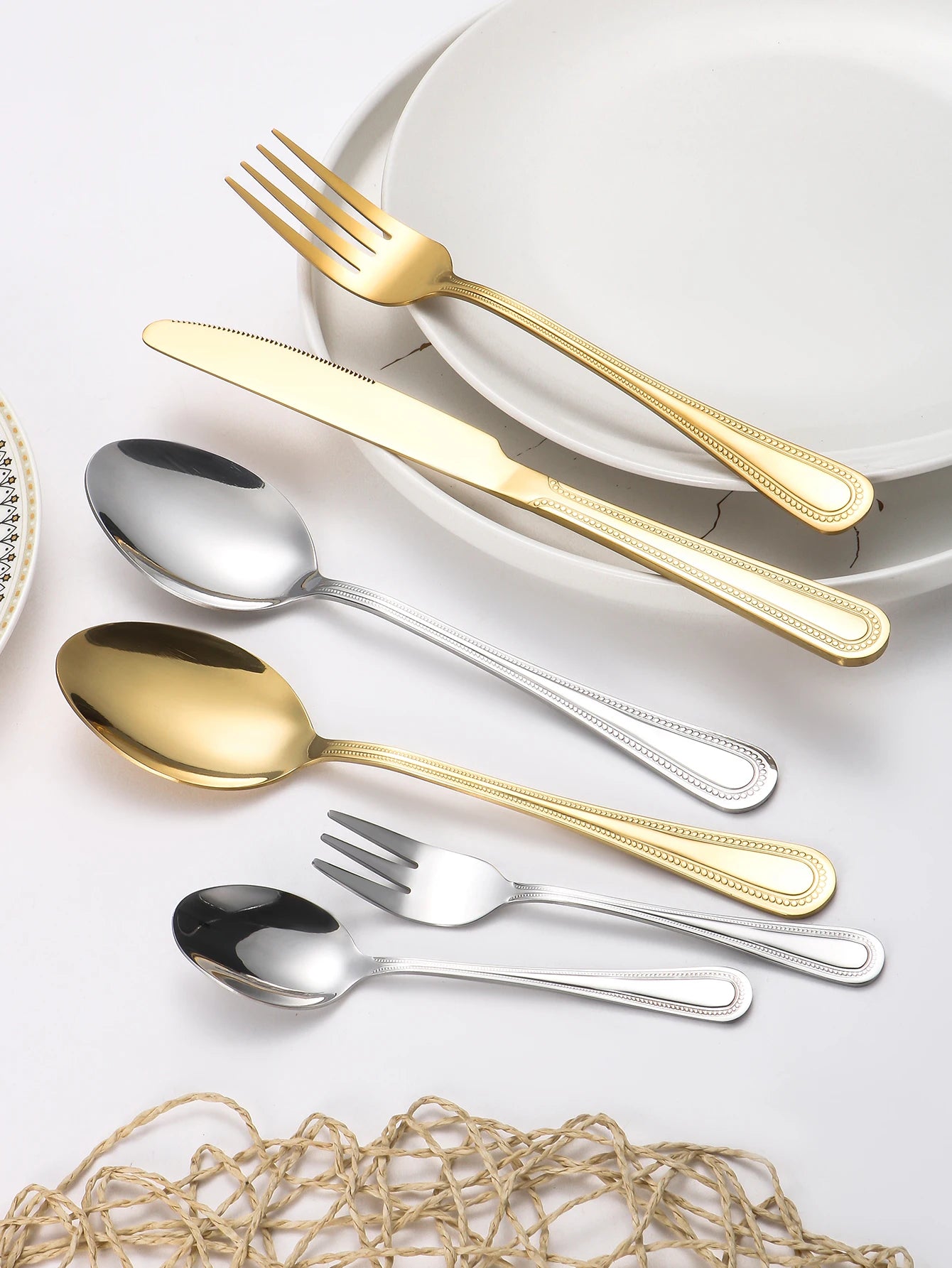 4/6/16/24pcs Stainless steel silver cutlery including steak knife, fork and spoon, family hotel restaurant western cutlery