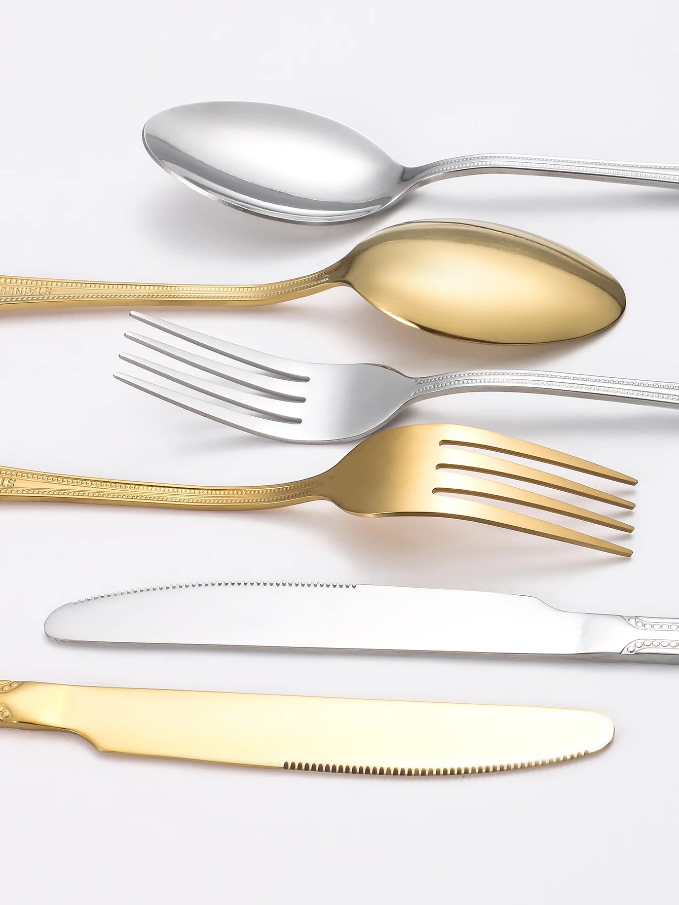 4/6/16/24pcs Stainless steel silver cutlery including steak knife, fork and spoon, family hotel restaurant western cutlery
