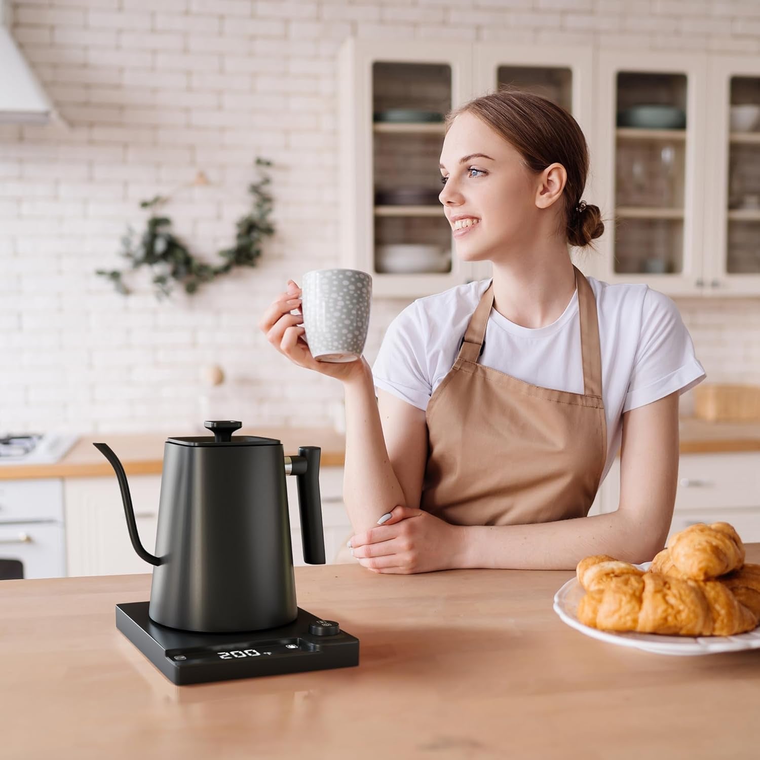 APQ Gooseneck Electric Kettle 30 Oz. Auto Shut-Off Black 1200 W Temperature Control 0.9 L Rapid Heating with LED Display